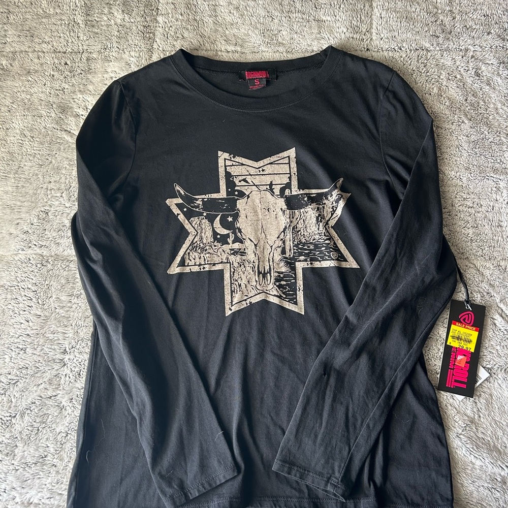 Edgy Black Long Sleeve Tee with Graphic Design